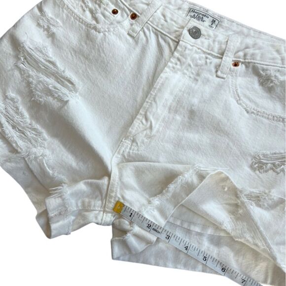 Abercrombie & Fitch Annie high rise Jean shorts size 26/2 white distressed - Picture 11 of 13